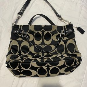 Like new Coach bag style F1176-F17183